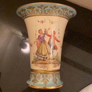 Antique Vintage Vase Gold Trim.